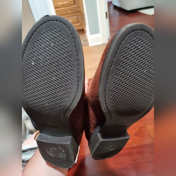 Clarks Booties - Picture 3 of 9